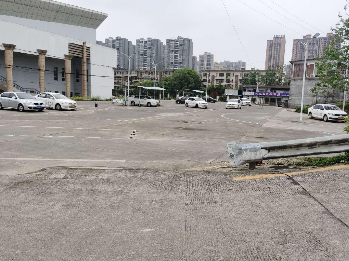 娄底人文驾校训练场