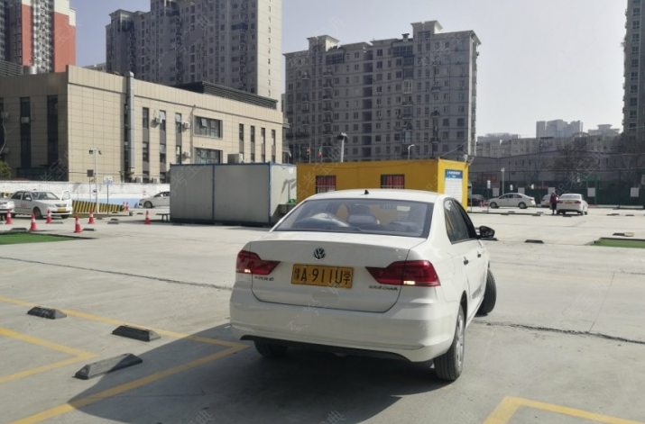 郑州鸿通驾校训练场