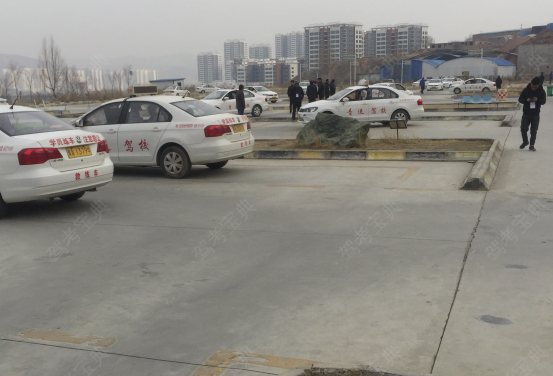 西宁青运驾校训练场
