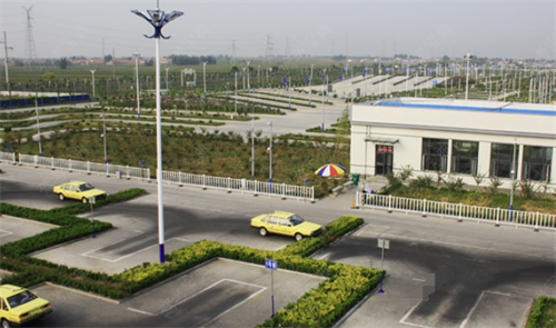 青岛新东方驾校训练场