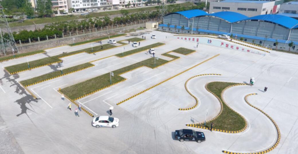 荆门宏达驾校训练场