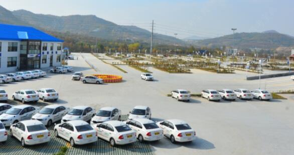 威海陆路通驾校训练场